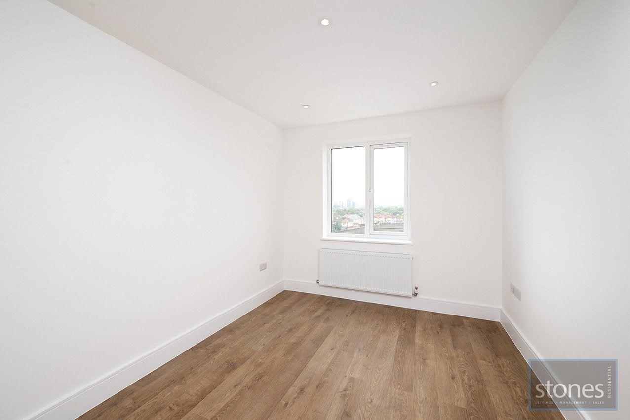 Flat Birse Crescent in Greater London