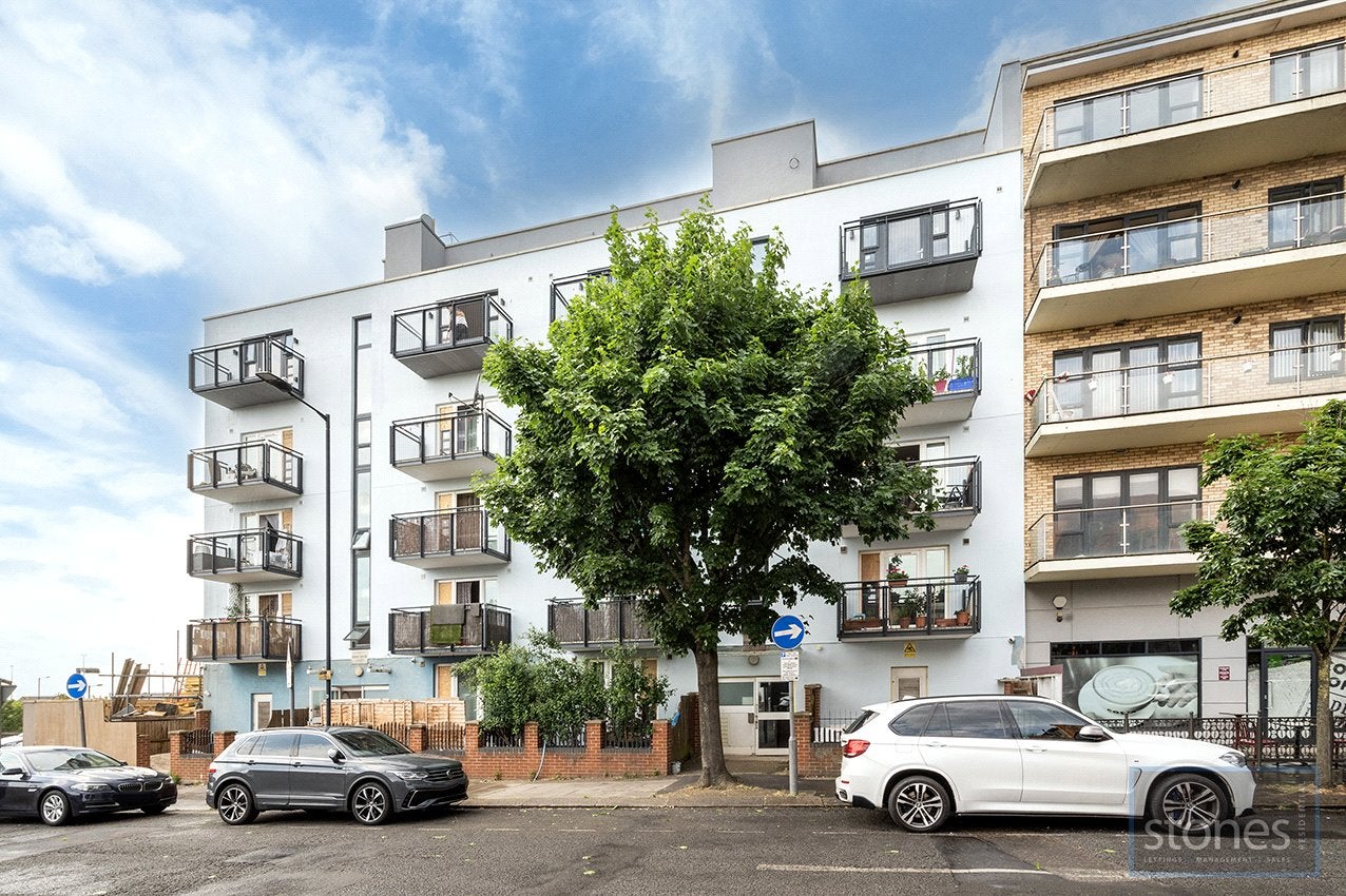 Flat Birse Crescent in Greater London