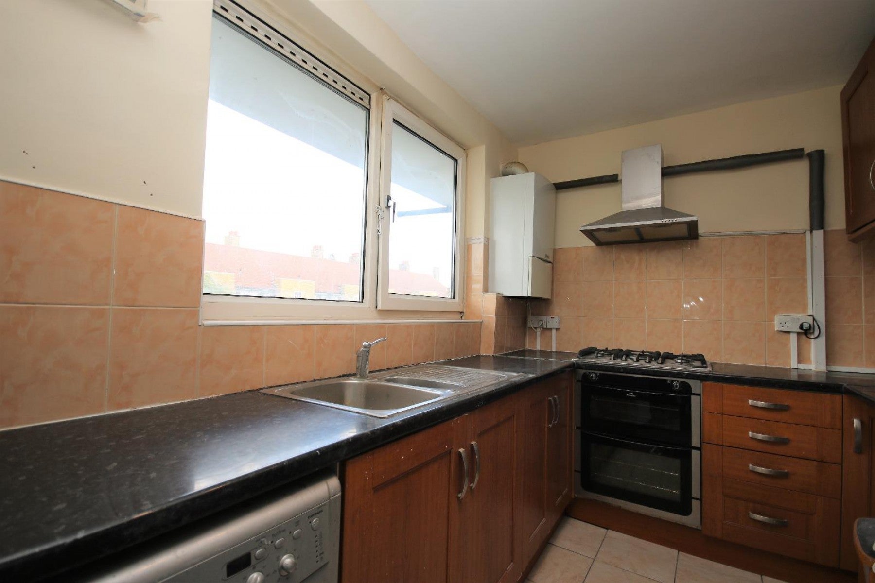 Flat Nuttall Street in Greater London