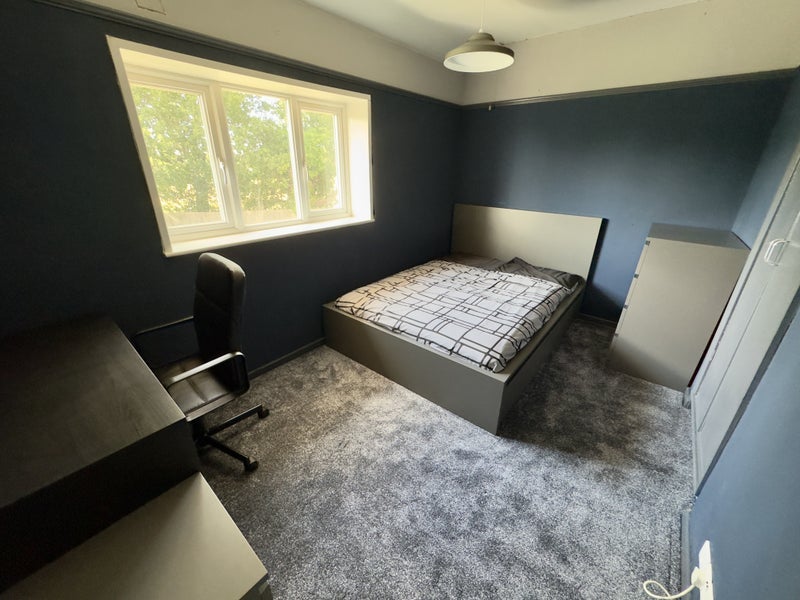 Room Shalnecote Grove in Birmingham