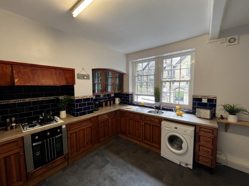 Room Cumberland Road in Leeds