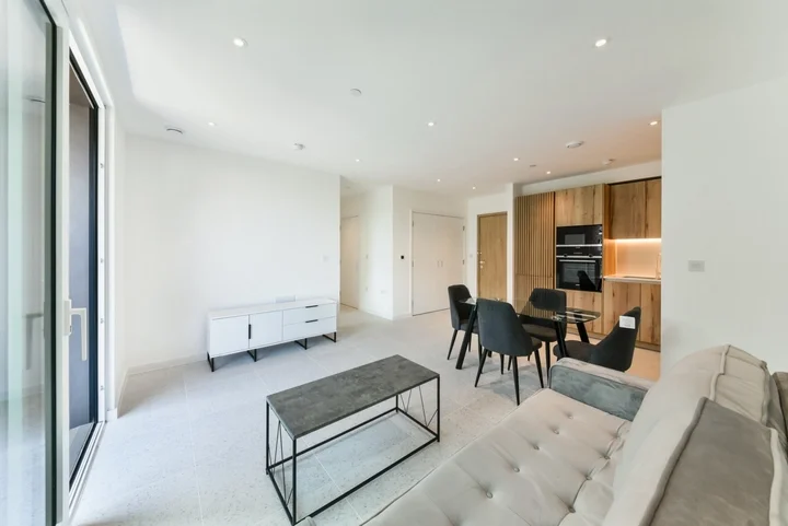 Flat Hardinge Street in Greater London