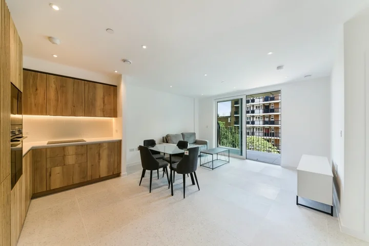 Flat Hardinge Street in Greater London