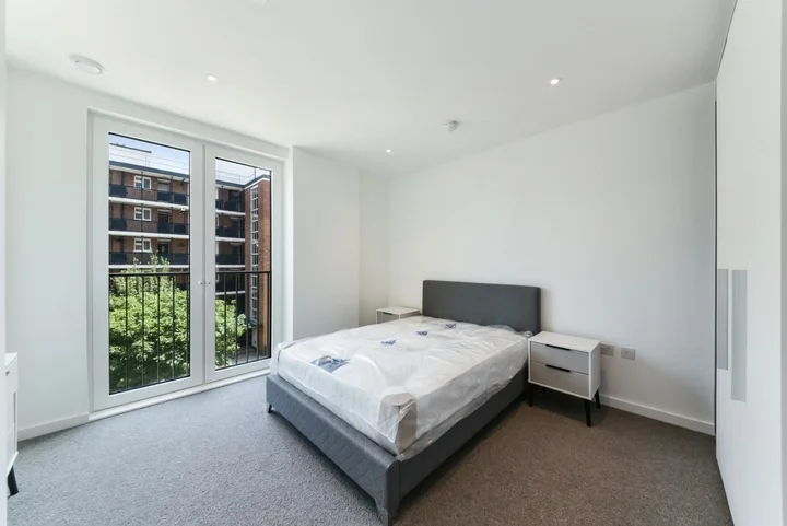 Flat Hardinge Street in Greater London