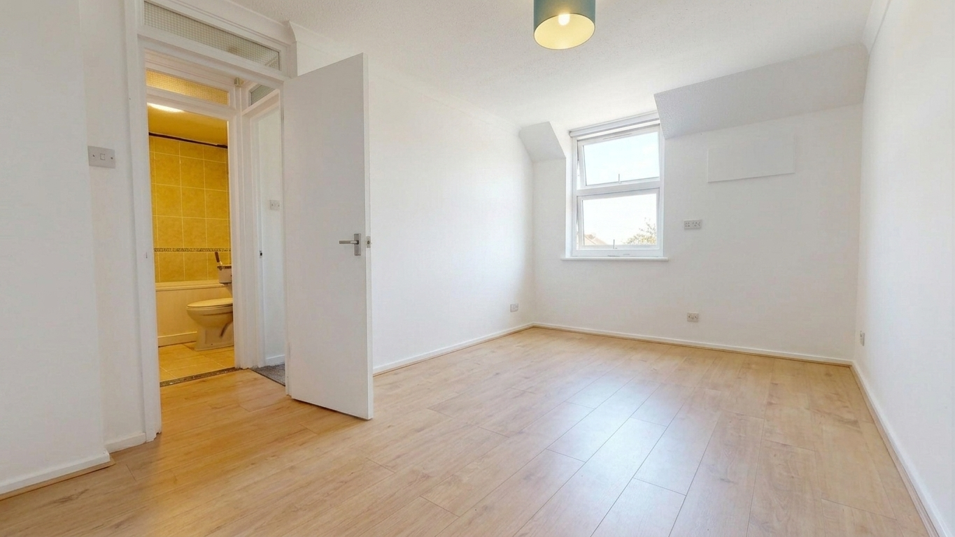 Flat Lime Row in Greater London