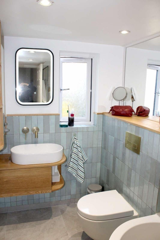 Room Sigdon Road in Greater London