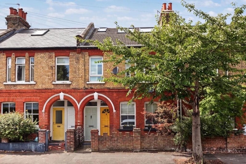 Flat Margaret Road in Greater London