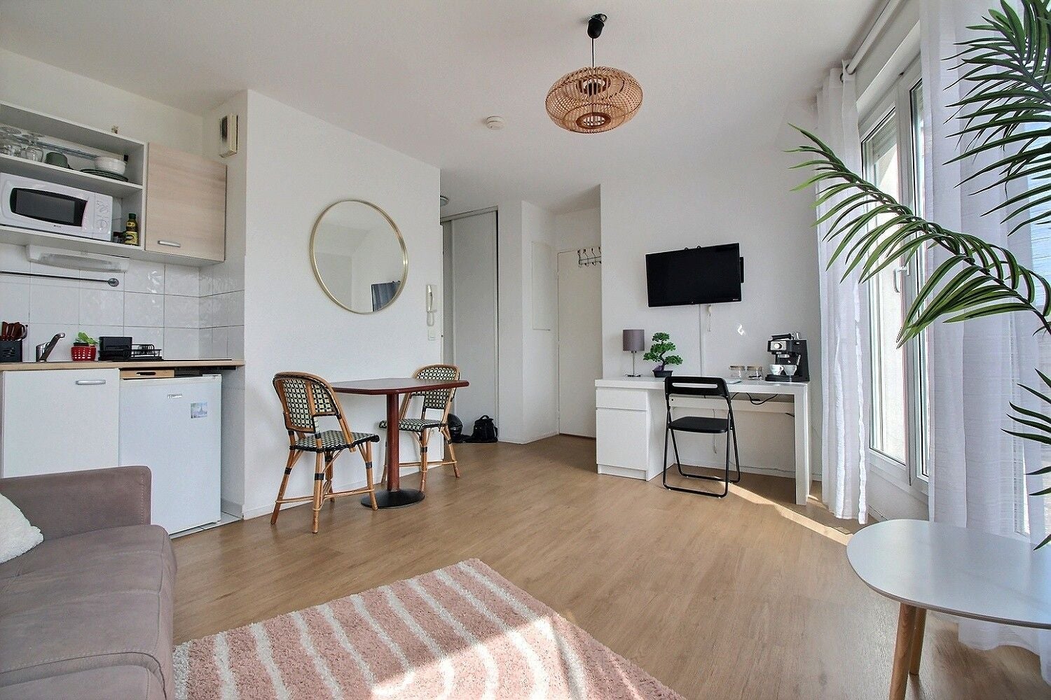 Flat Place Jacques Madaule in Issy-les-Moulineaux