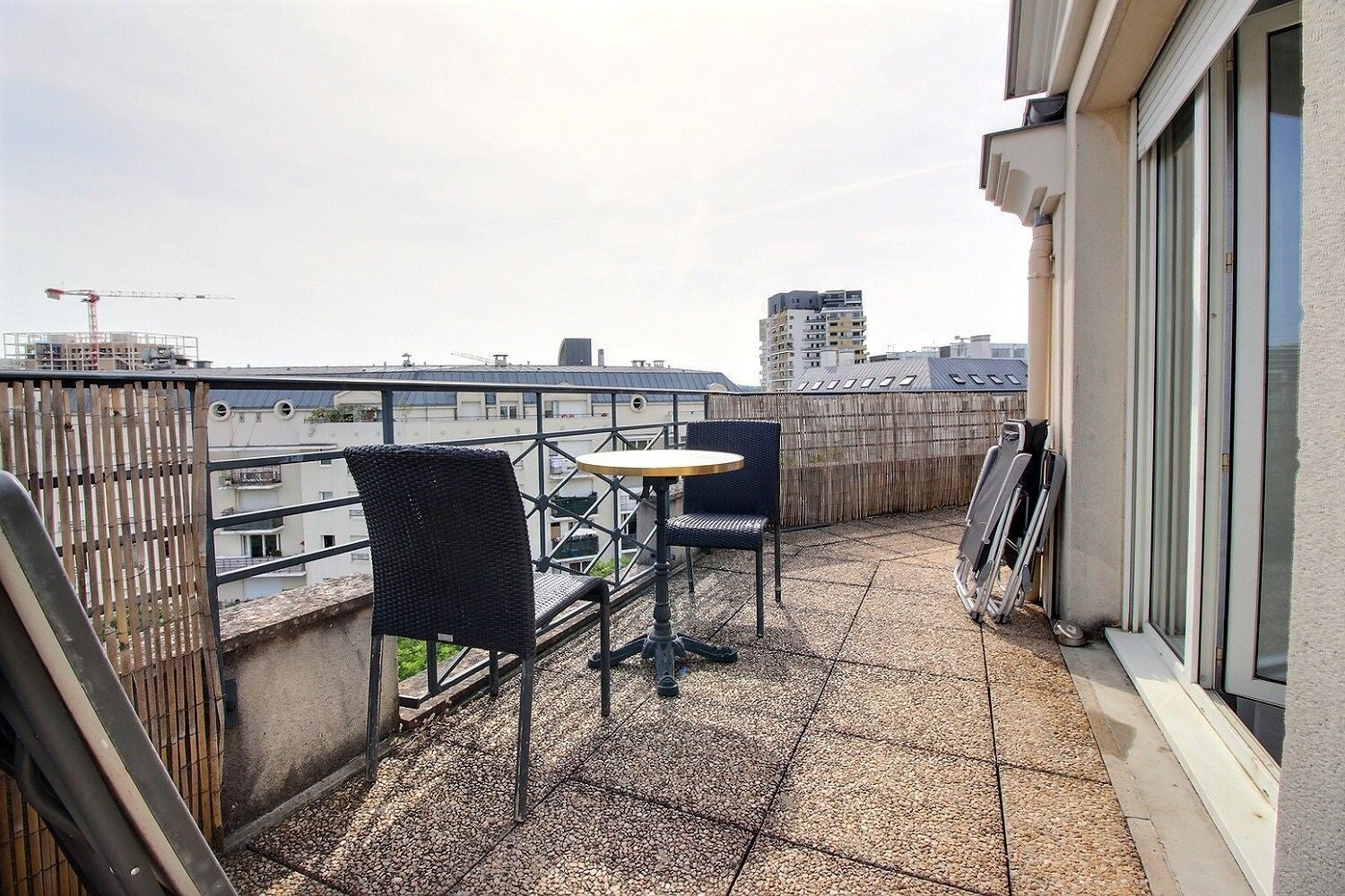 Flat Place Jacques Madaule in Issy-les-Moulineaux
