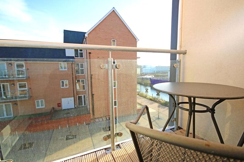 Flat Cressy Quay in Chelmsford