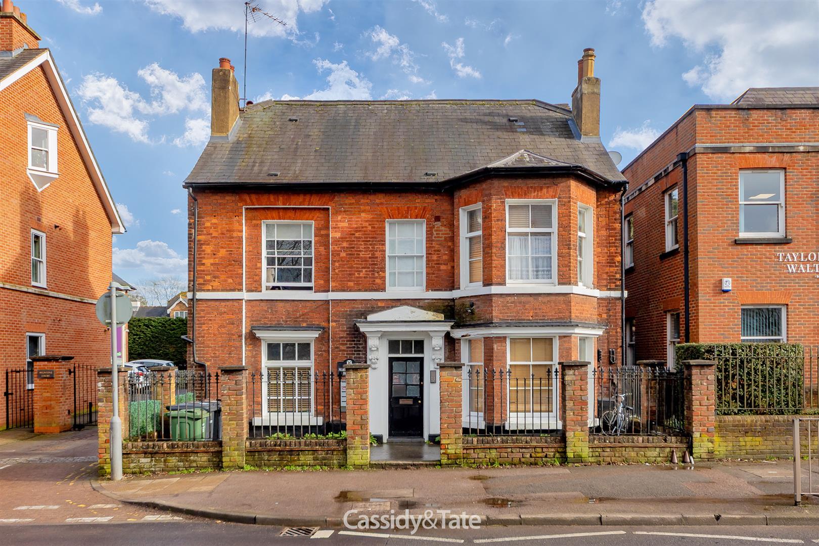 Flat Holywell Hill in St Albans