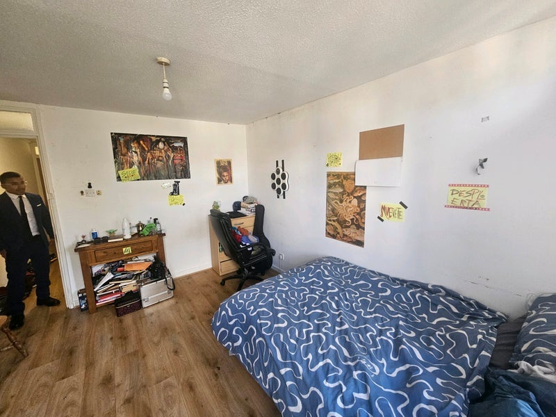 Room Bruce Road in Greater London