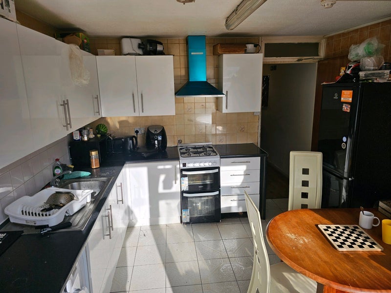Room Bruce Road in Greater London
