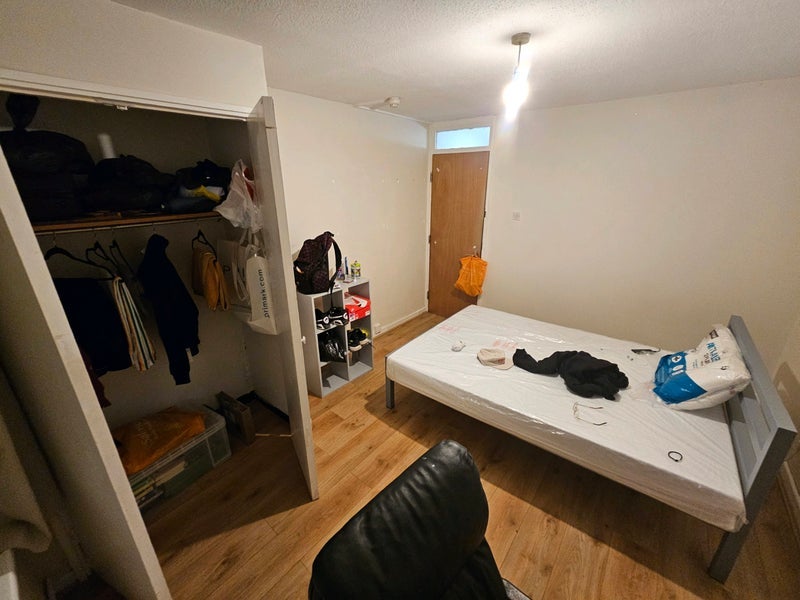 Room Bruce Road in Greater London