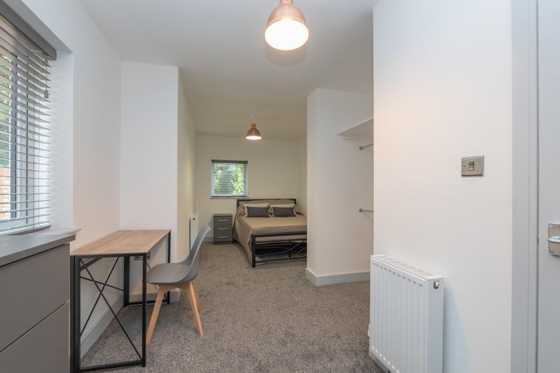 Room Stanmore Road in Birmingham
