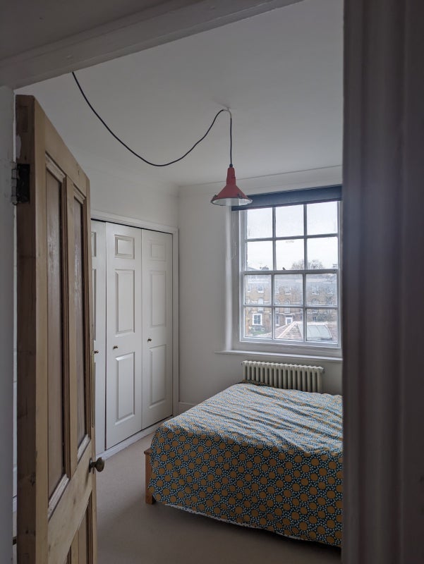 Room Bow Road in Greater London