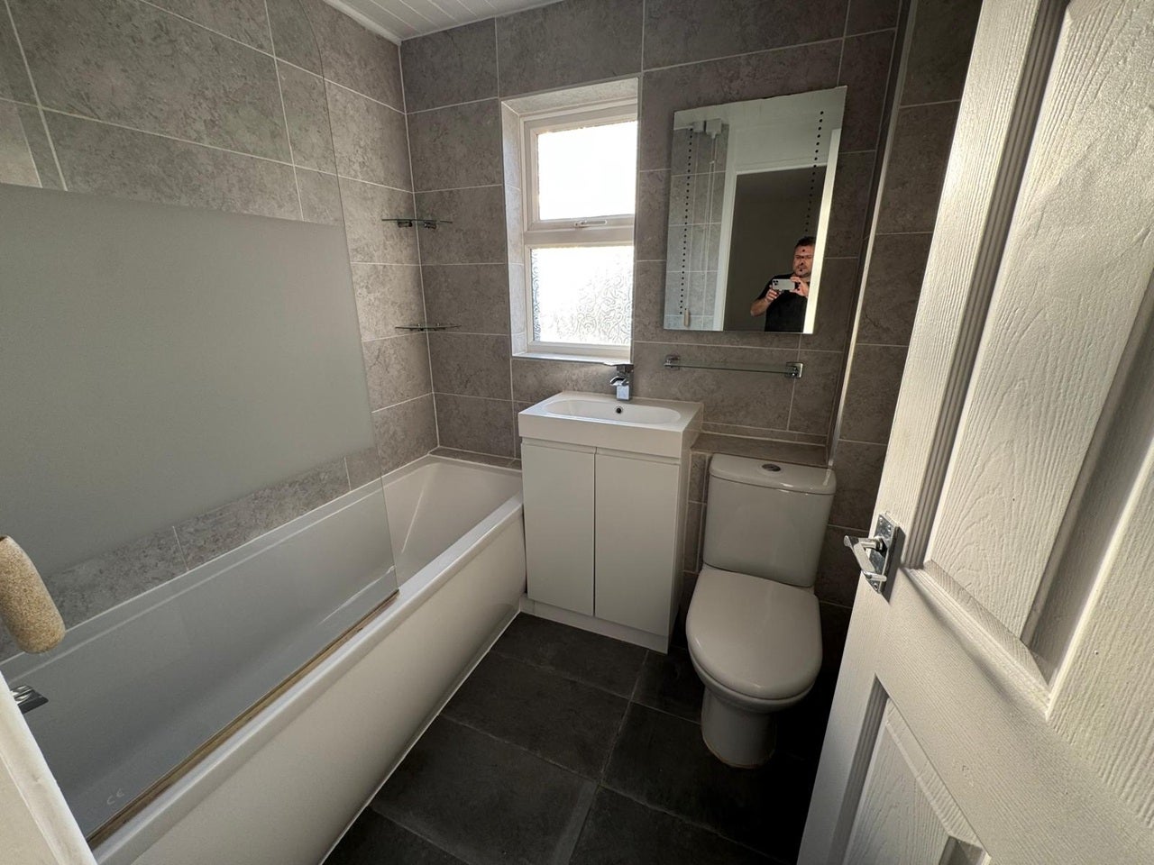 House Lockeridge Close in Trowbridge