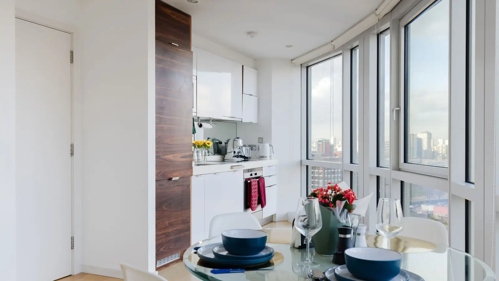 Flat Fairmont Avenue in Greater London