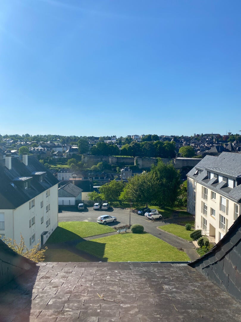 Flat Rue du Val de Mayenne in Mayenne