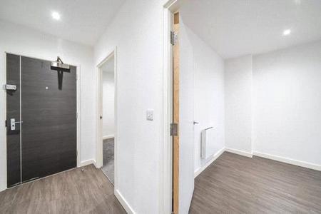 Flat Allhallows Road in London