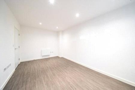 Flat Allhallows Road in London