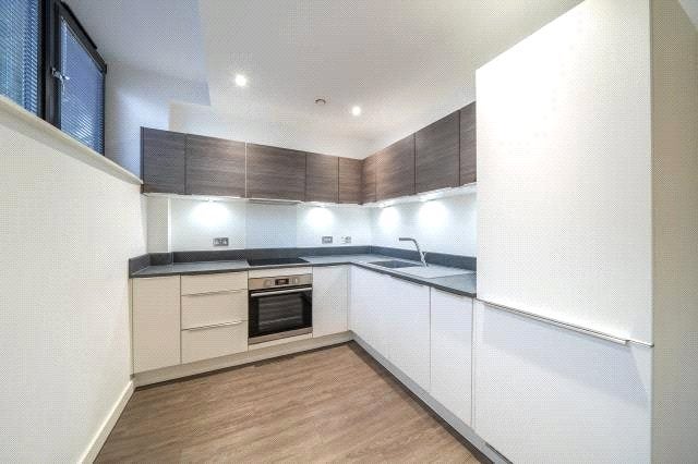 Flat Allhallows Road in London