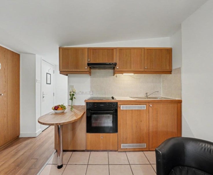 Flat Cartwright Gardens in Greater London