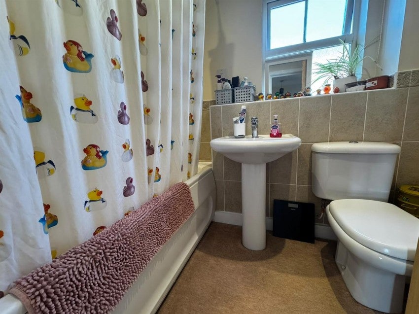 Flat Burdock Court in Maidstone