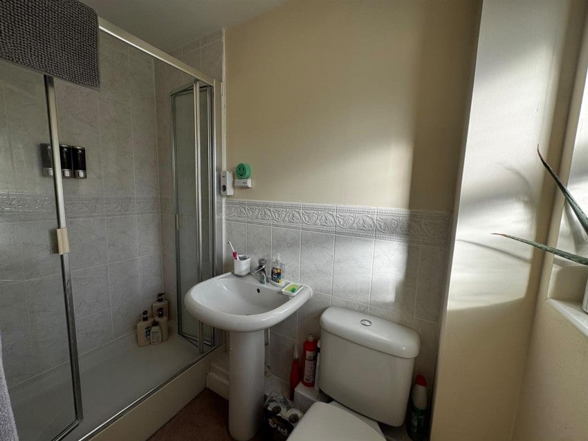 Flat Burdock Court in Maidstone