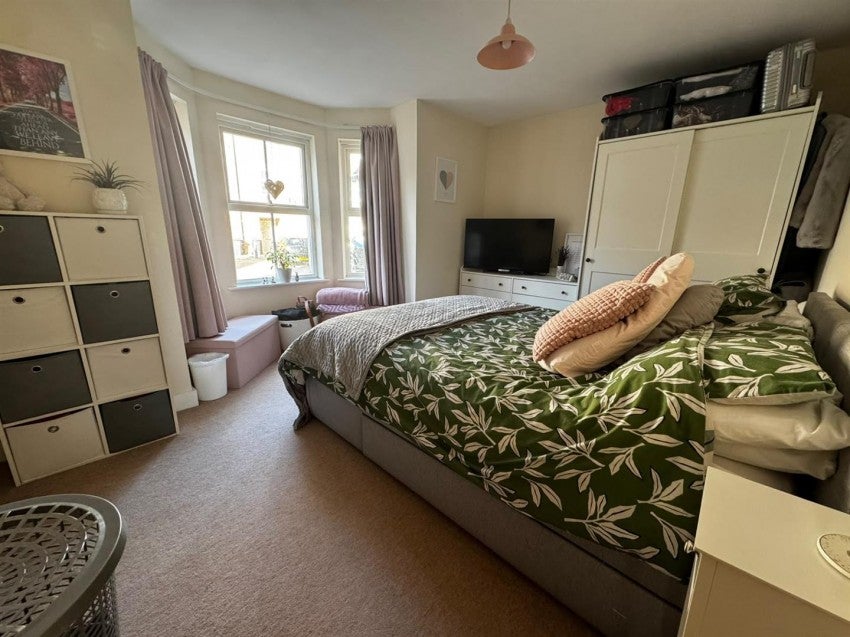 Flat Burdock Court in Maidstone