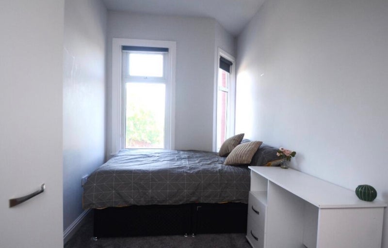 Room Moseley Road in Manchester