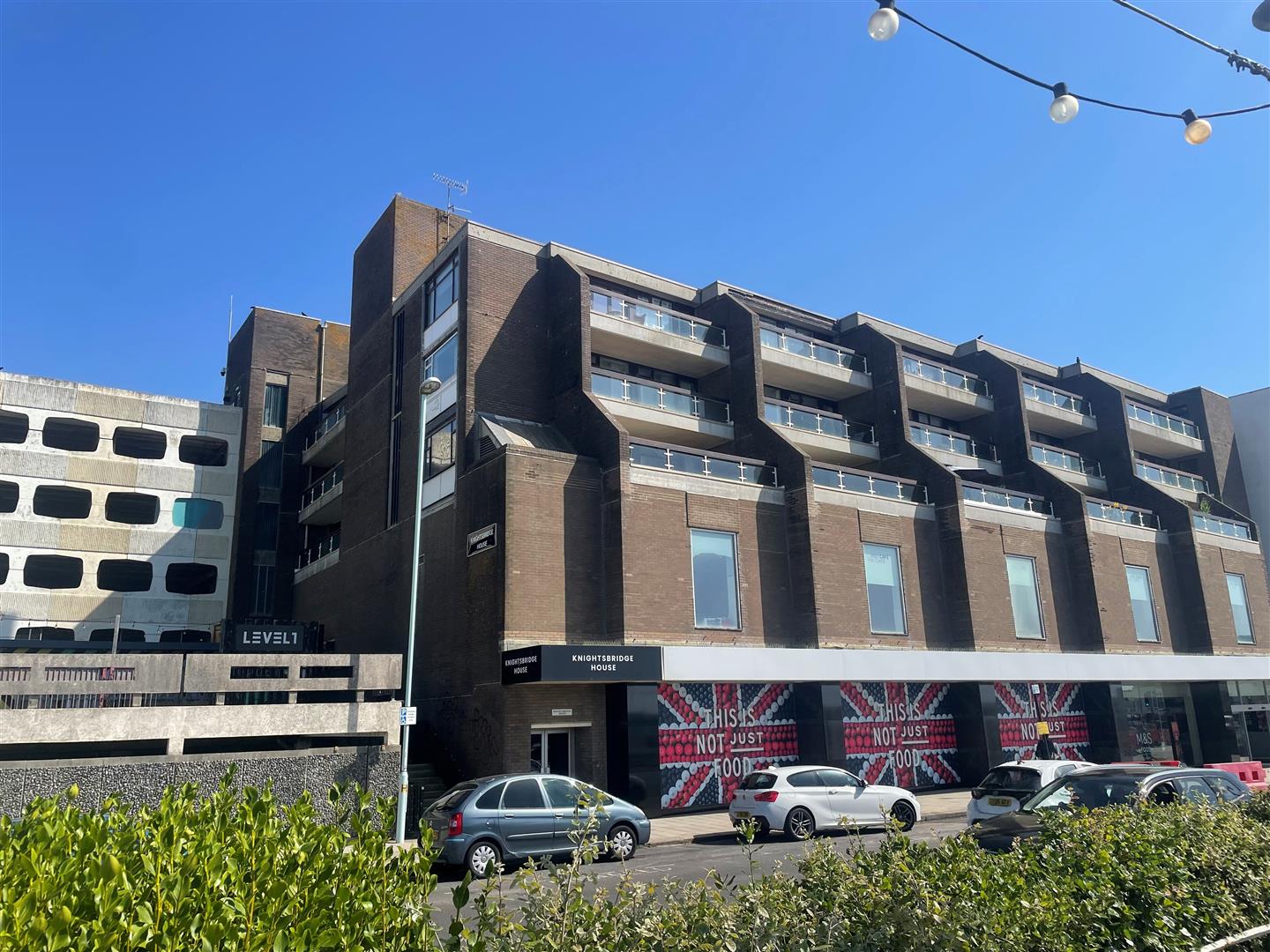 Flat Marine Parade in Worthing