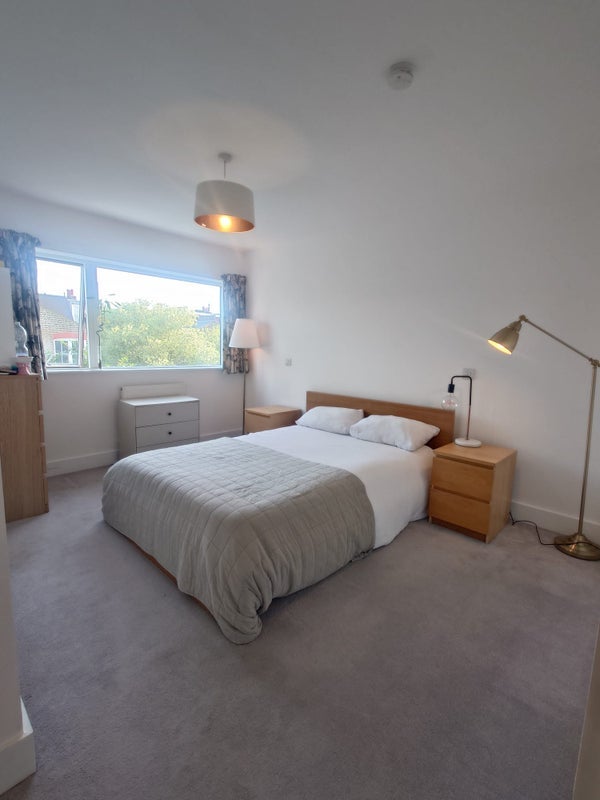 Room Wavertree Road in Greater London