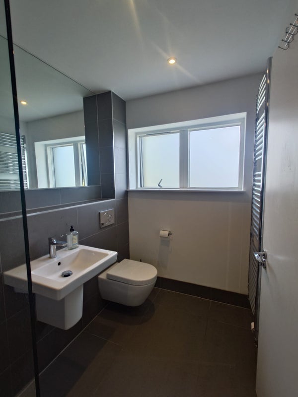Room Wavertree Road in Greater London