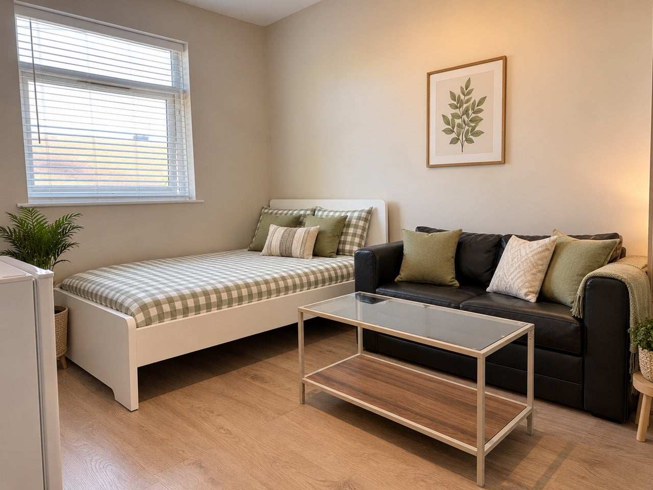 Room College Gardens in Greater London