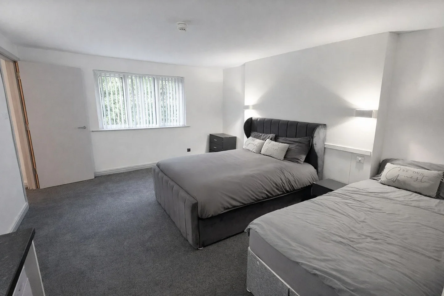 Room Rochdale Road in Oldham