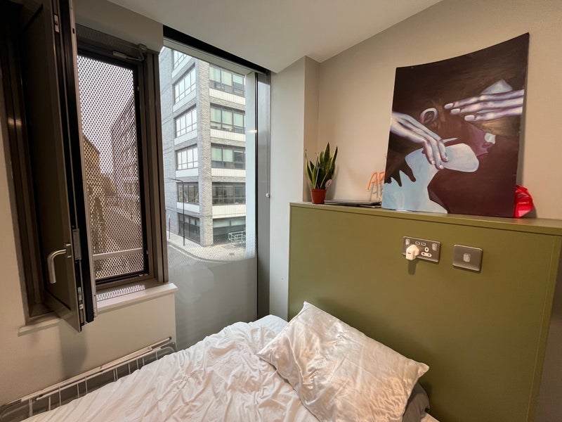 Flat Long Street in Greater London