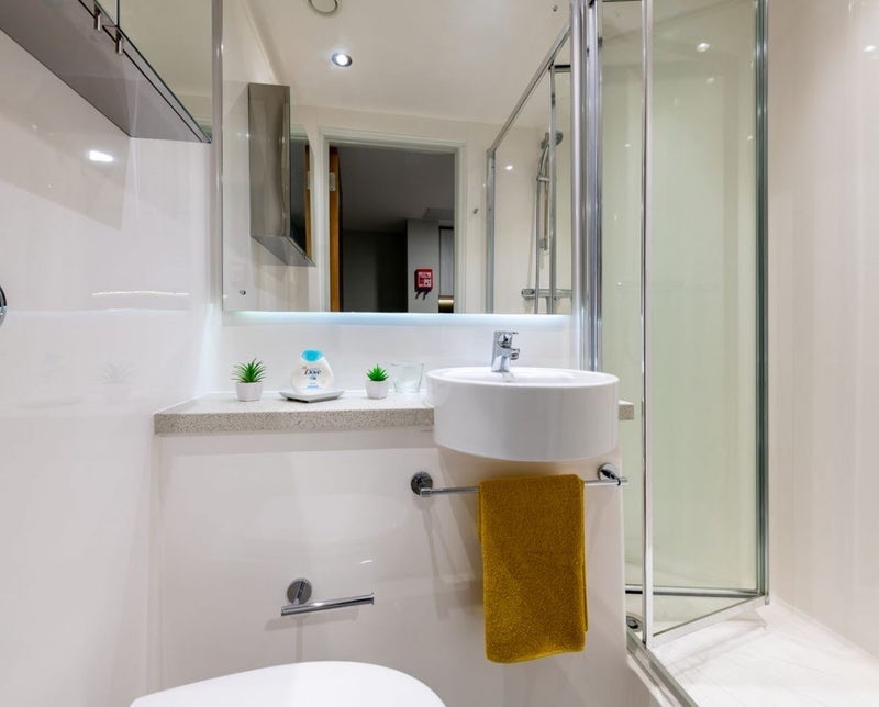 Flat Long Street in Greater London