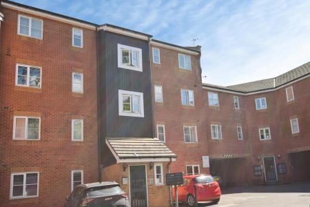 Flat London Road in Dacorum