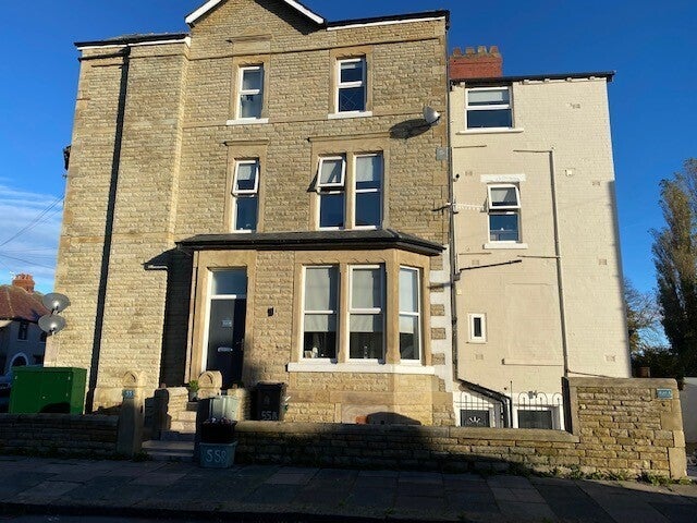 Flat Arnside Crescent in Lancaster