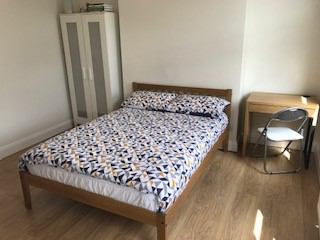 Room Goldhawk Road in Greater London