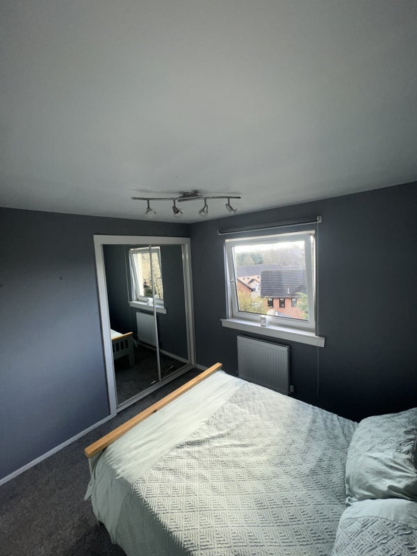 Room Freeland Place in Kirkintilloch