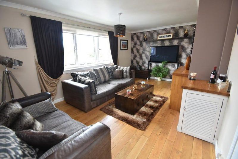 Room Freeland Place in Kirkintilloch