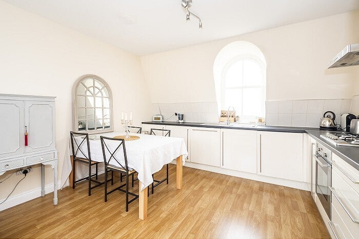 Flat Penrose Mews in Greater London