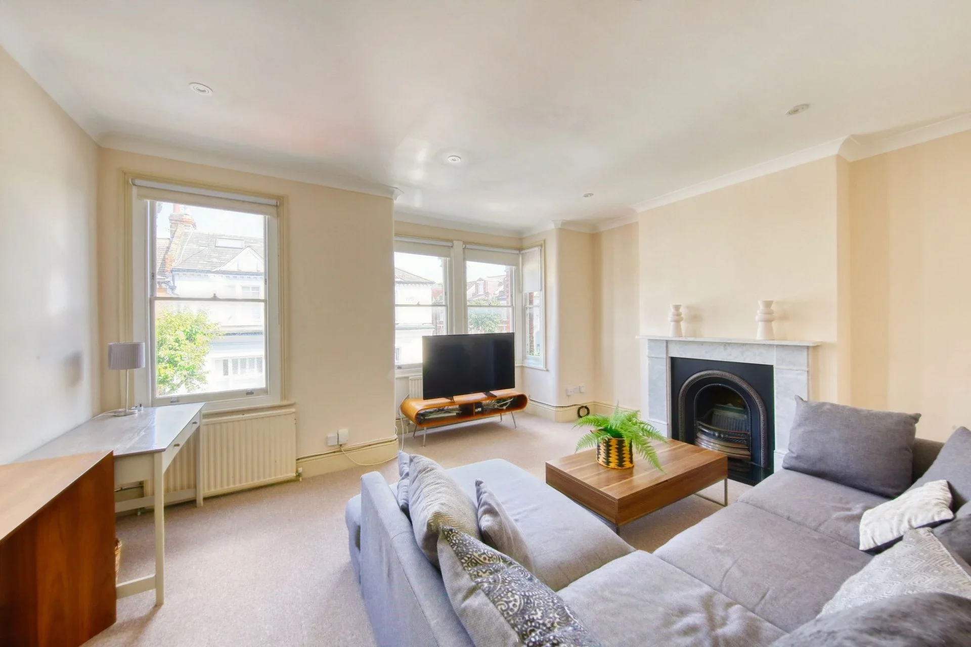 Room Galesbury Road in Greater London