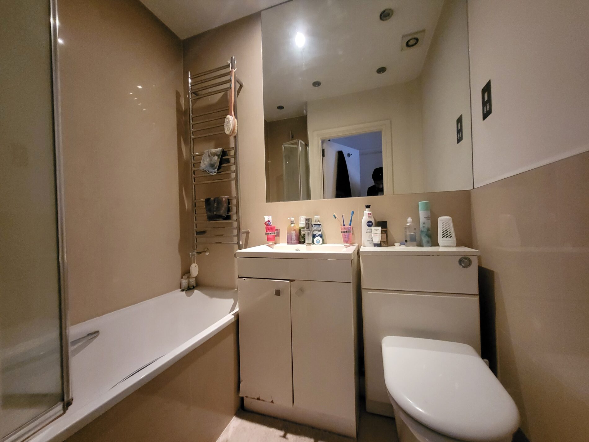 Flat Sloane Avenue in Greater London