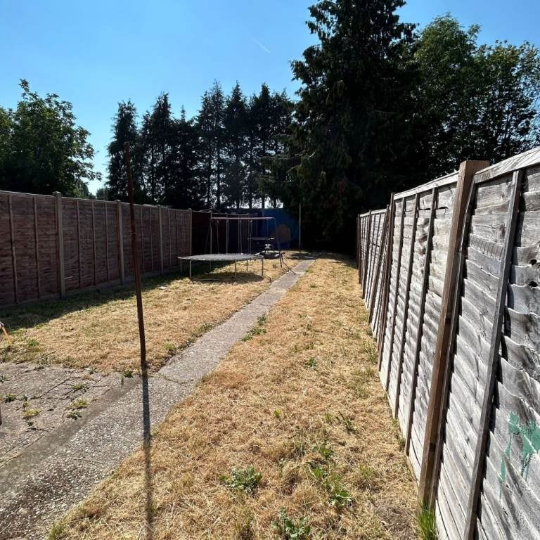 House Mead Avenue in Slough