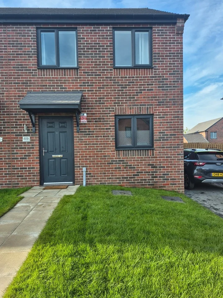 Room Front Street in Quarrington Hill