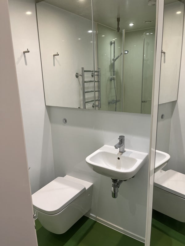 Room Ben Jonson Road in Greater London