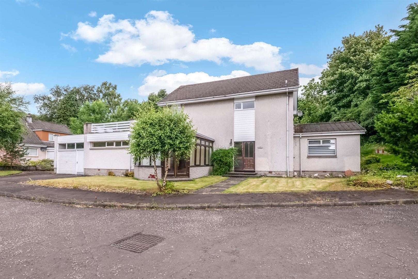 House Strathdevon Place in Dollar